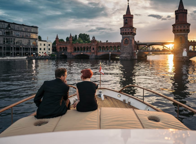 Berlin: Flagship Boat Sightseeing on Electric Motor Yacht
