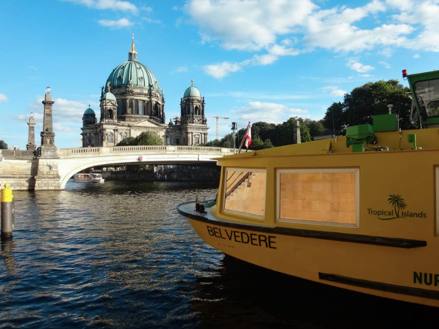 Berlin: 2.5-Hour East Side Boat Cruise with Commentary
