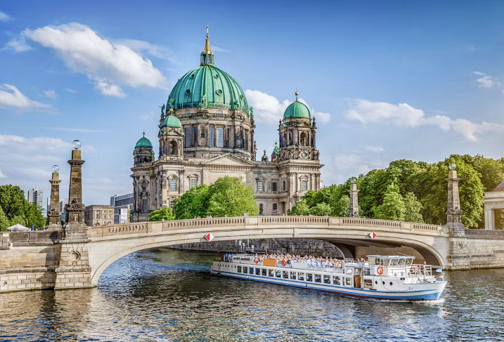 Combo: Berlin TV Tower Skip-the-Line Tickets + Guided City Cruise
